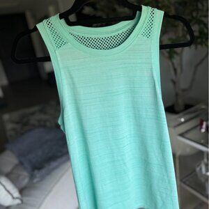 Lorna Jane Women's Racerback Sleeveless.